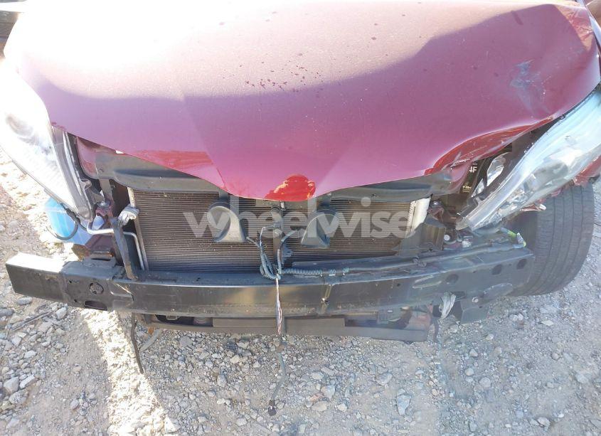 Photo 6 of 2019 Toyota Sienna LE 8 PASSENGER (VIN 5TDKZ3DC5KS008650)