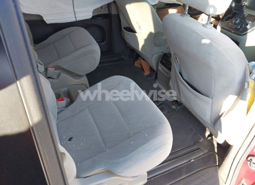 Photo 8 of 2019 Toyota Sienna LE 8 PASSENGER (VIN 5TDKZ3DC5KS008650)