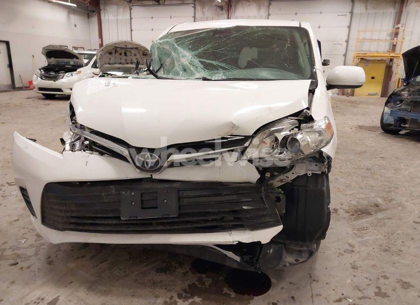 Photo 12 of 2020 Toyota Sienna LE 8-PASSENGER (VIN 5TDKZ3DC5LS044937)