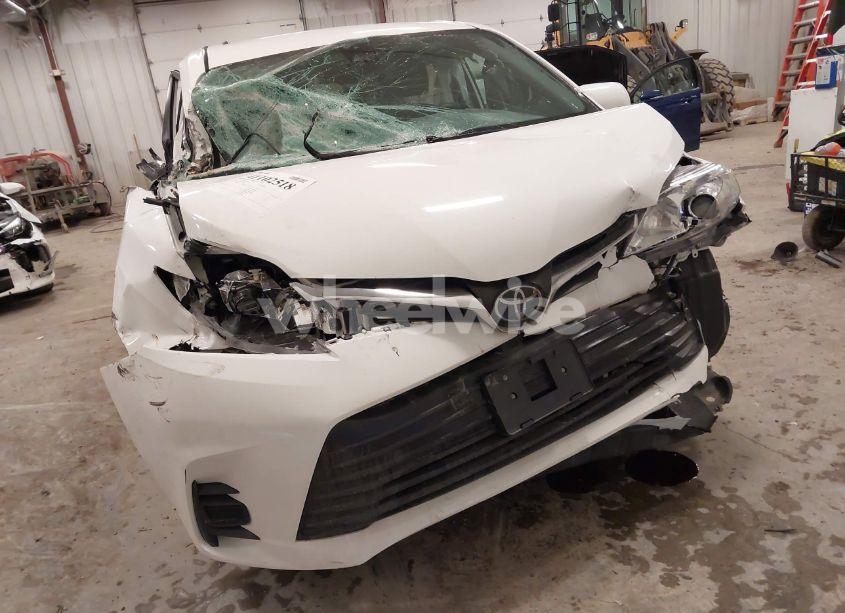 Photo 6 of 2020 Toyota Sienna LE 8-PASSENGER (VIN 5TDKZ3DC5LS044937)