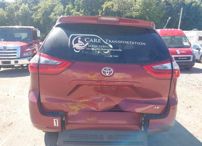 Photo 15 of 2020 Toyota Sienna LE (VIN 5TDKZ3DC5LS054741)