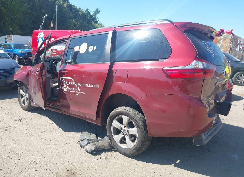 Photo 3 of 2020 Toyota Sienna LE (VIN 5TDKZ3DC5LS054741)