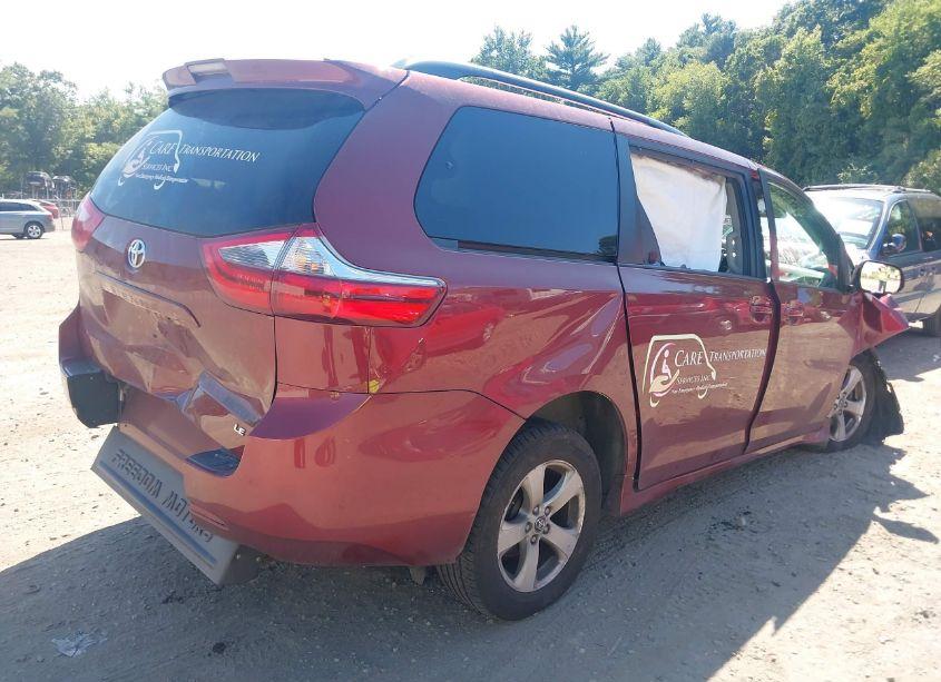 Photo 4 of 2020 Toyota Sienna LE (VIN 5TDKZ3DC5LS054741)