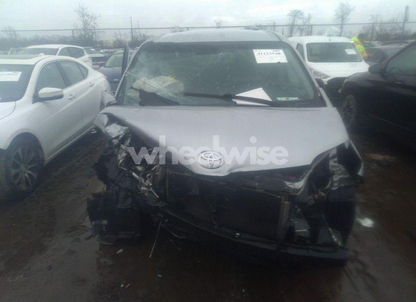 Photo 13 of 2017 Toyota Sienna LE 8 PASSENGER (VIN 5TDKZ3DC6HS811542)