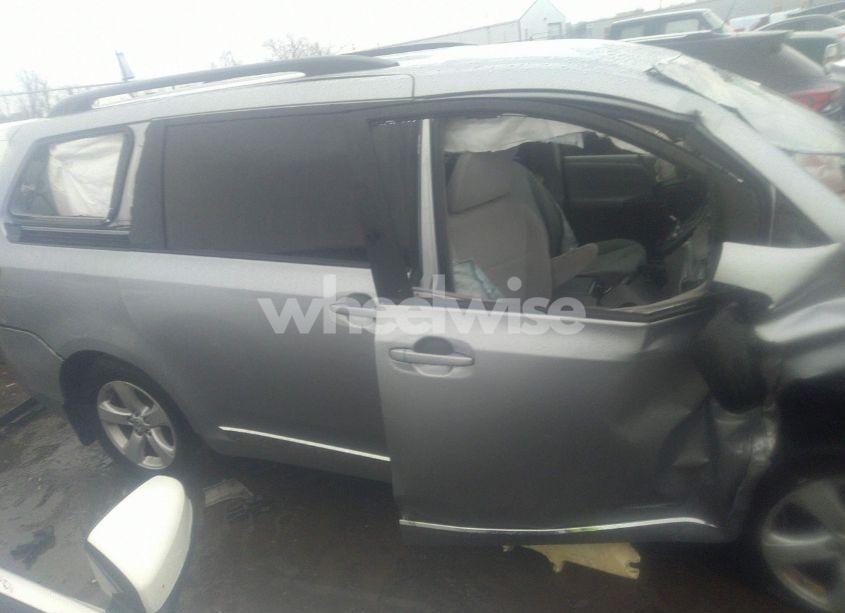 Photo 14 of 2017 Toyota Sienna LE 8 PASSENGER (VIN 5TDKZ3DC6HS811542)