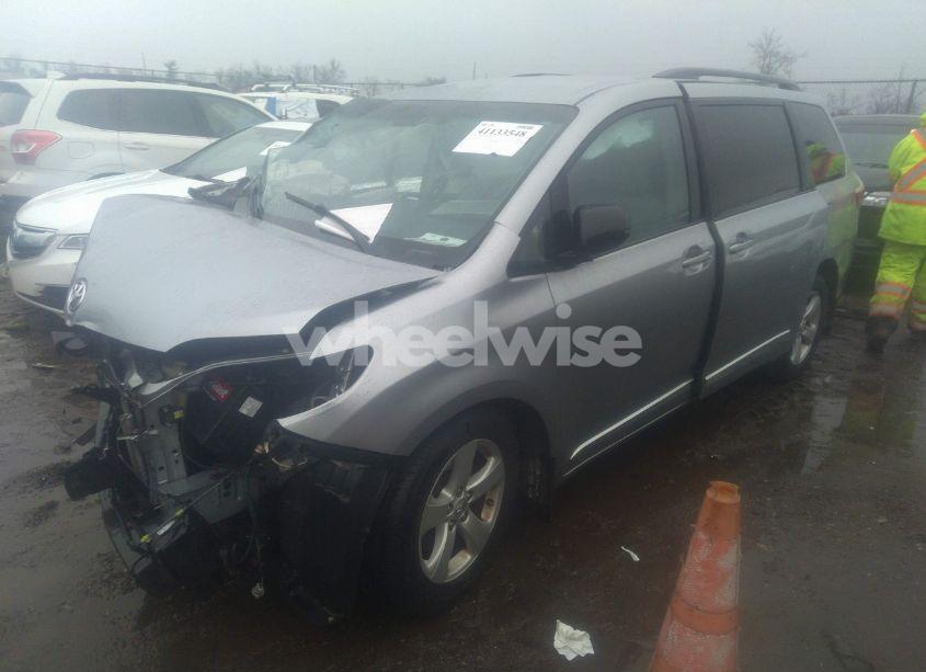 Photo 2 of 2017 Toyota Sienna LE 8 PASSENGER (VIN 5TDKZ3DC6HS811542)