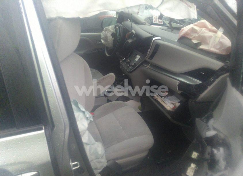 Photo 5 of 2017 Toyota Sienna LE 8 PASSENGER (VIN 5TDKZ3DC6HS811542)