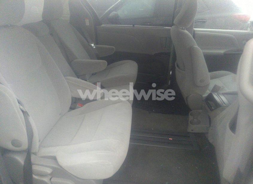 Photo 8 of 2017 Toyota Sienna LE 8 PASSENGER (VIN 5TDKZ3DC6HS811542)