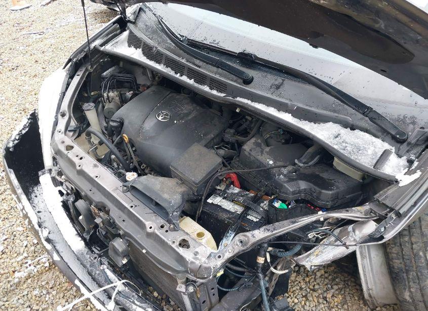 Photo 10 of 2017 Toyota Sienna LE 8 PASSENGER (VIN 5TDKZ3DC6HS844685)