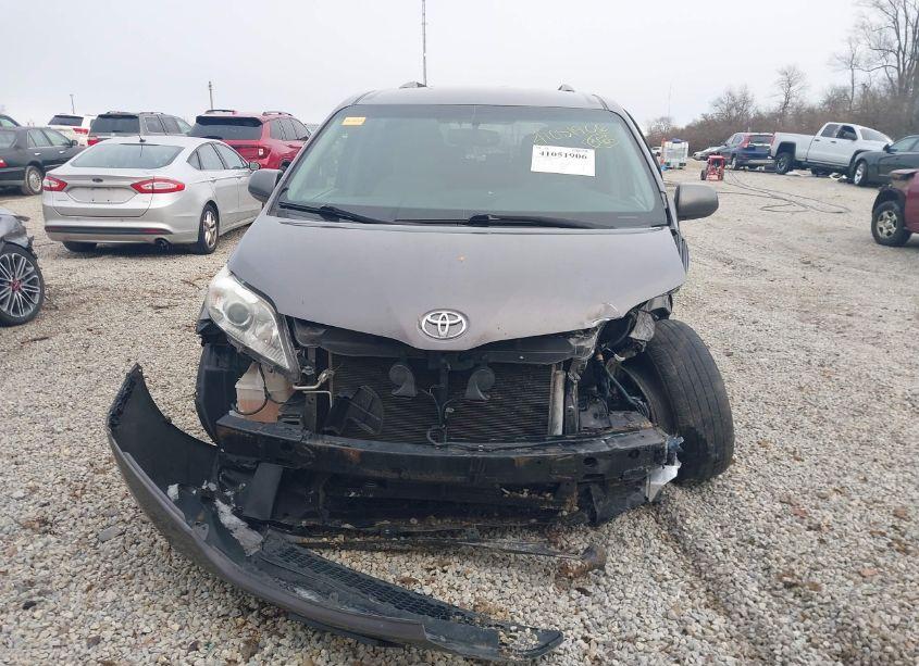 Photo 12 of 2017 Toyota Sienna LE 8 PASSENGER (VIN 5TDKZ3DC6HS844685)