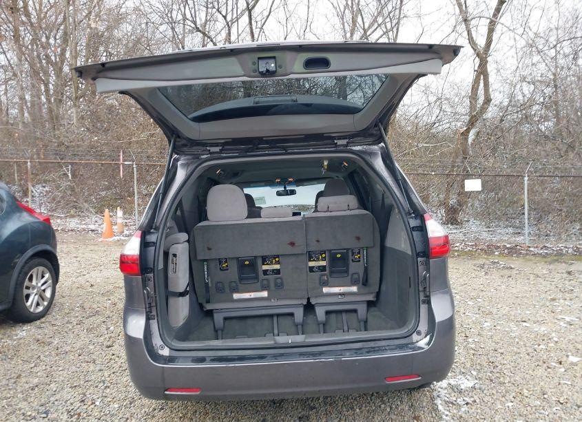 Photo 16 of 2017 Toyota Sienna LE 8 PASSENGER (VIN 5TDKZ3DC6HS844685)