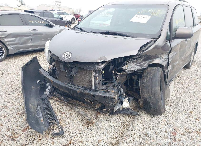 Photo 17 of 2017 Toyota Sienna LE 8 PASSENGER (VIN 5TDKZ3DC6HS844685)