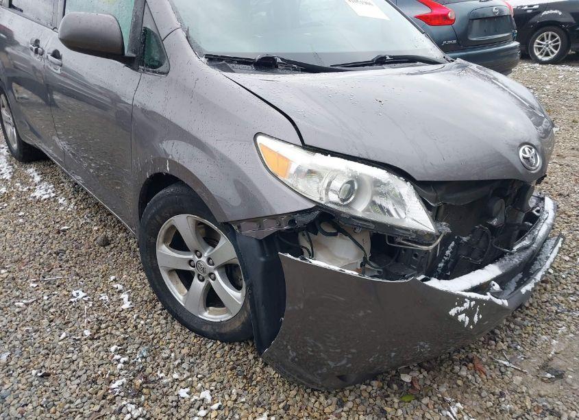 Photo 18 of 2017 Toyota Sienna LE 8 PASSENGER (VIN 5TDKZ3DC6HS844685)