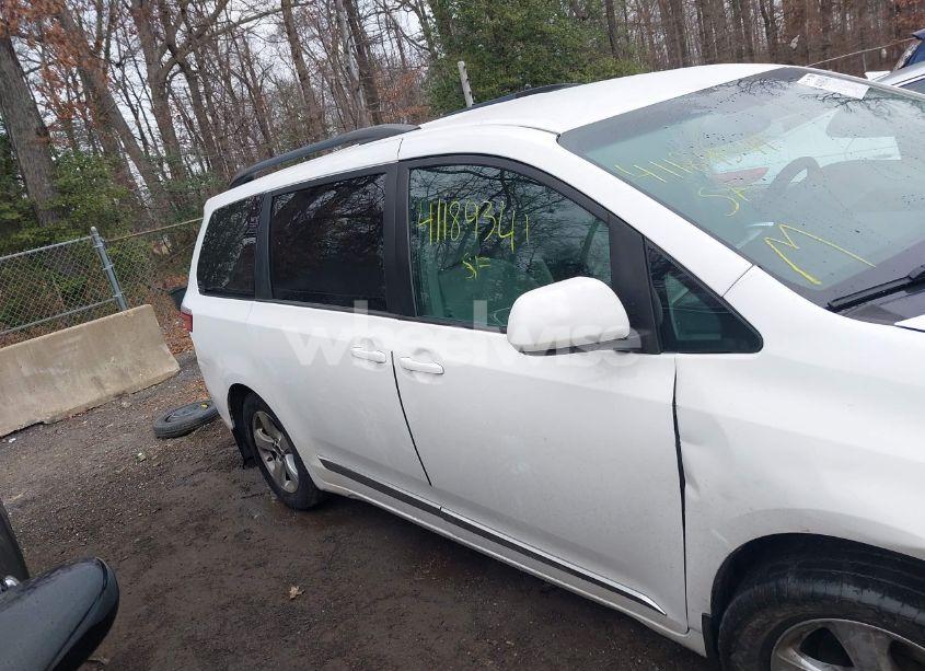 Photo 13 of 2017 Toyota Sienna LE 8 PASSENGER (VIN 5TDKZ3DC6HS863138)