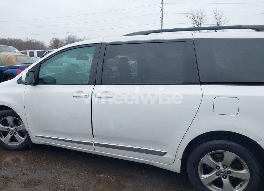 Photo 14 of 2017 Toyota Sienna LE 8 PASSENGER (VIN 5TDKZ3DC6HS863138)