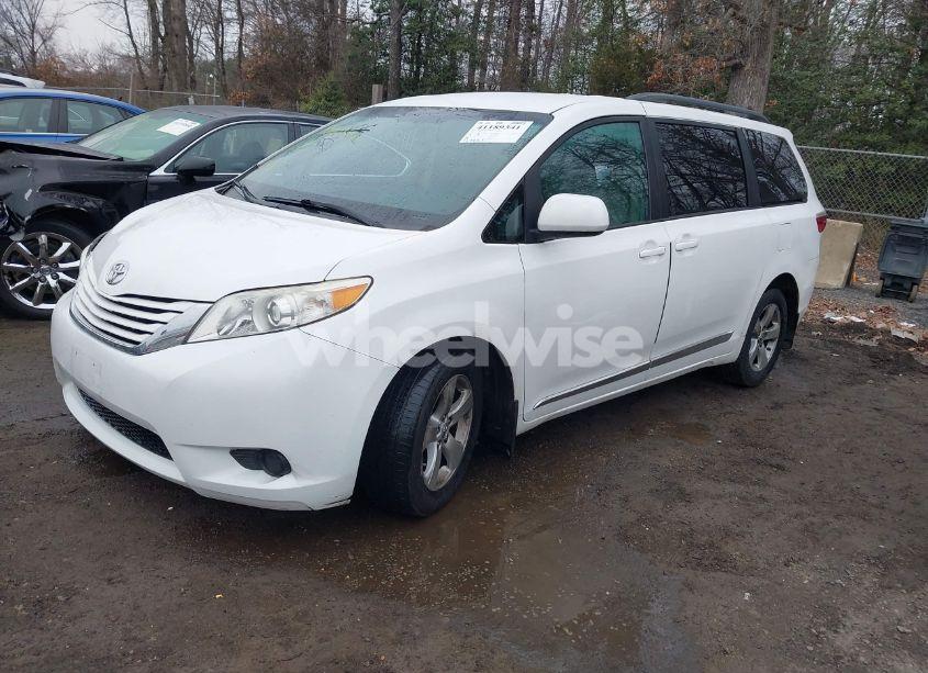 Photo 2 of 2017 Toyota Sienna LE 8 PASSENGER (VIN 5TDKZ3DC6HS863138)