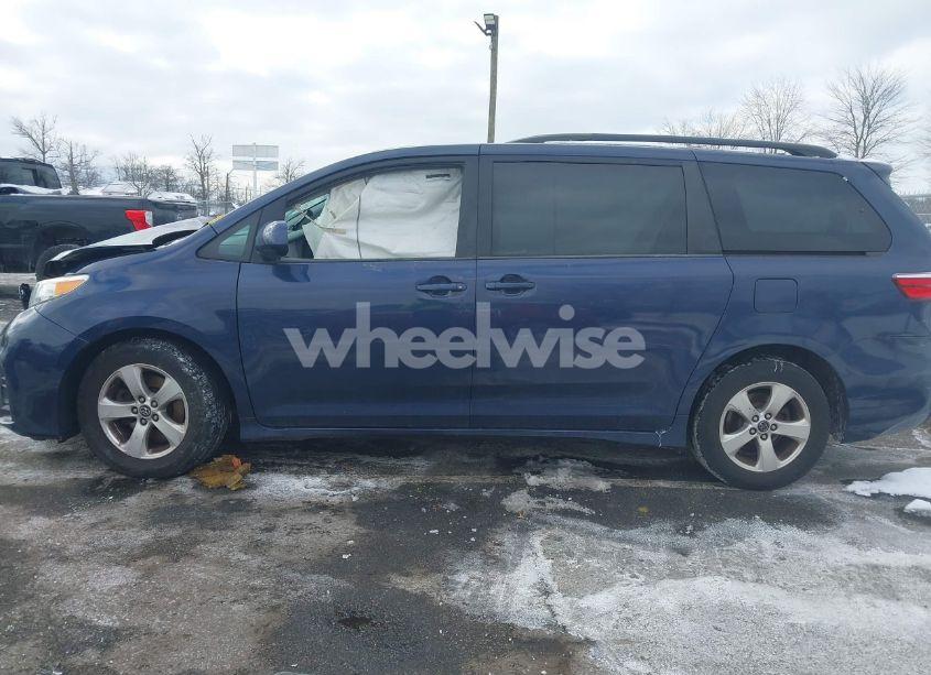 Photo 14 of 2018 Toyota Sienna LE 8 PASSENGER (VIN 5TDKZ3DC6JS906320)