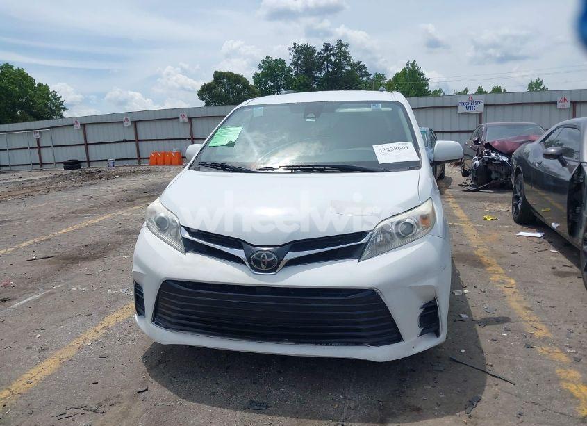 Photo 12 of 2018 Toyota Sienna LE 8 PASSENGER (VIN 5TDKZ3DC6JS909072)