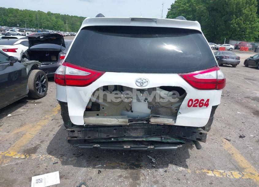 Photo 6 of 2018 Toyota Sienna LE 8 PASSENGER (VIN 5TDKZ3DC6JS909072)
