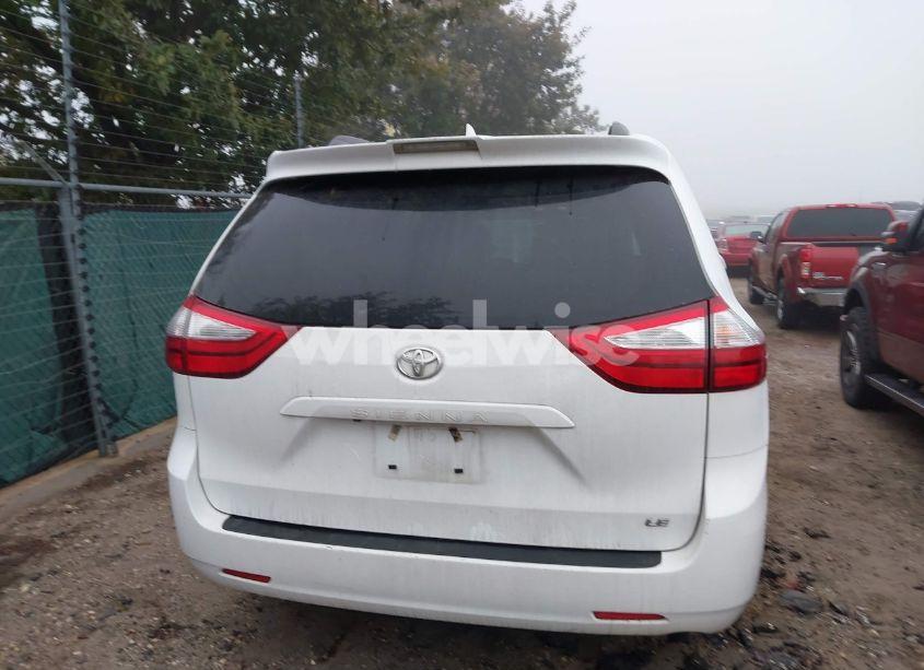 Photo 16 of 2018 Toyota Sienna LE 8 PASSENGER (VIN 5TDKZ3DC6JS928592)