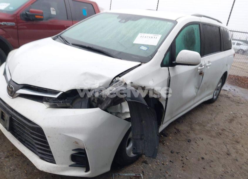 Photo 6 of 2018 Toyota Sienna LE 8 PASSENGER (VIN 5TDKZ3DC6JS928592)