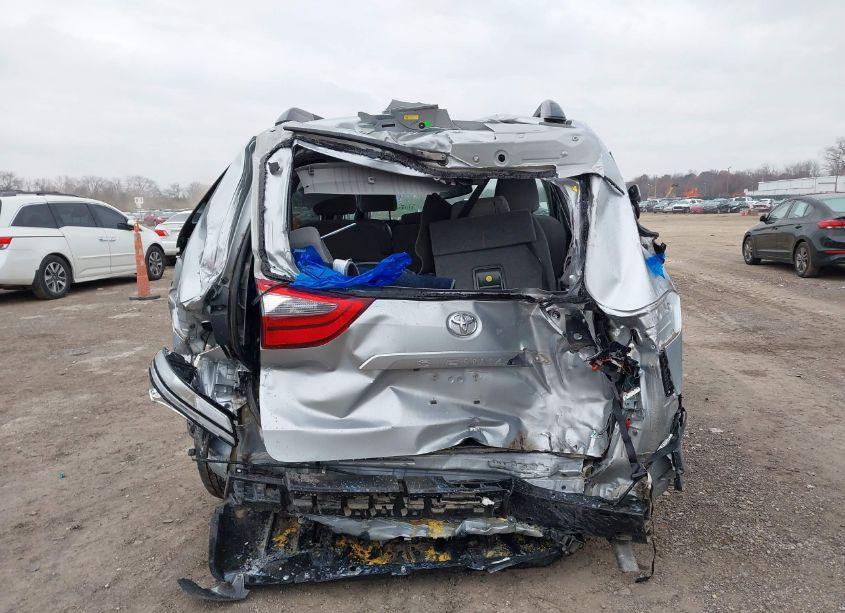 Photo 15 of 2020 Toyota Sienna LE (VIN 5TDKZ3DC6LS050925)