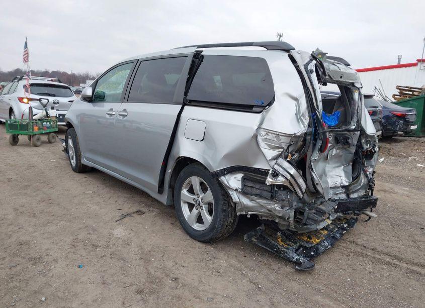 Photo 3 of 2020 Toyota Sienna LE (VIN 5TDKZ3DC6LS050925)