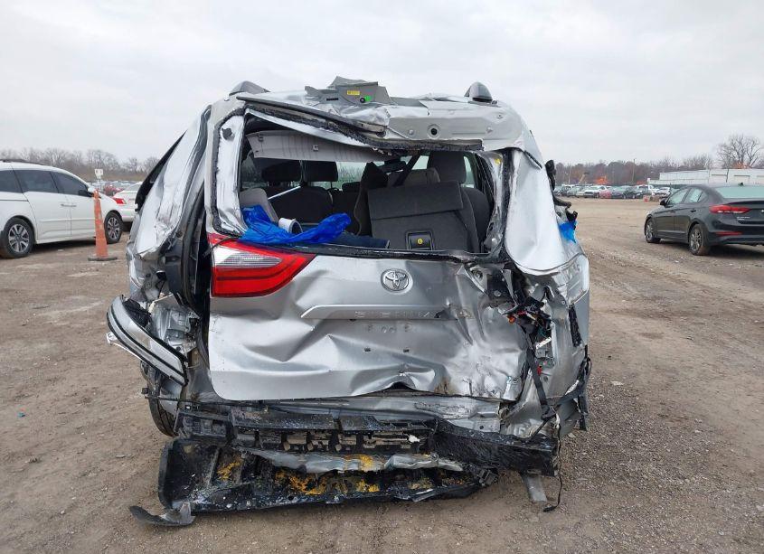 Photo 6 of 2020 Toyota Sienna LE (VIN 5TDKZ3DC6LS050925)