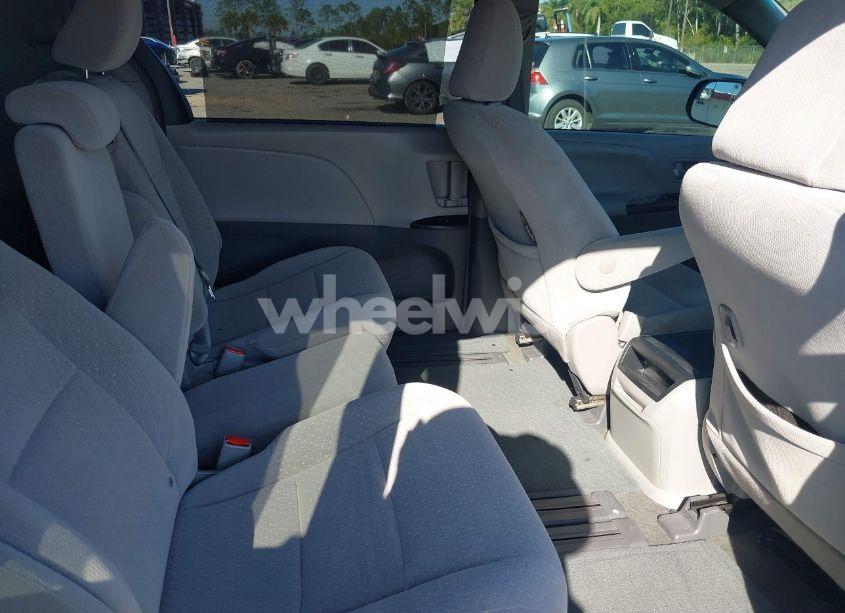 Photo 8 of 2017 Toyota Sienna LE 8 PASSENGER (VIN 5TDKZ3DC7HS781788)