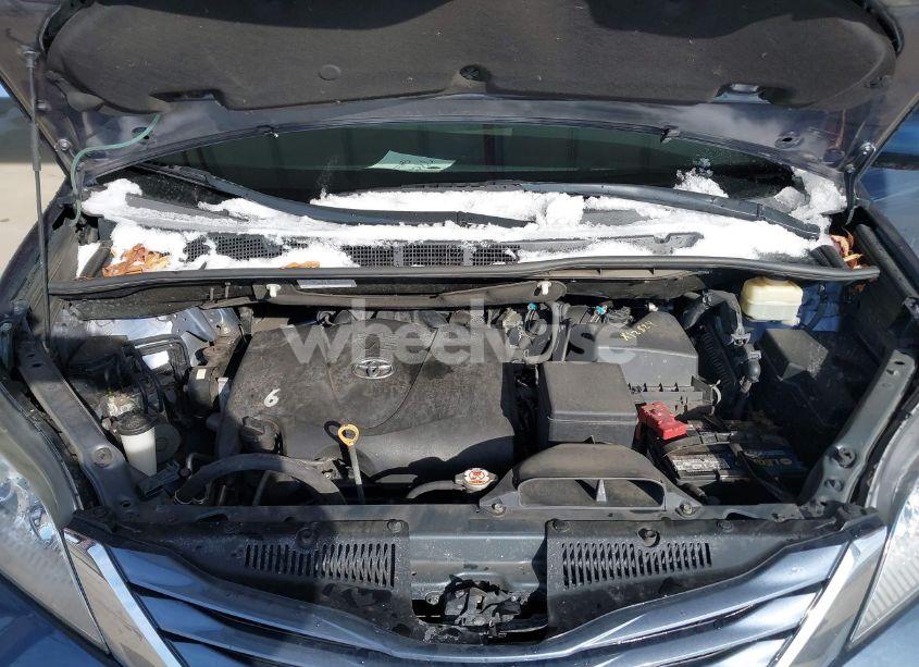 Photo 10 of 2017 Toyota Sienna LE 8 PASSENGER (VIN 5TDKZ3DC7HS785727)