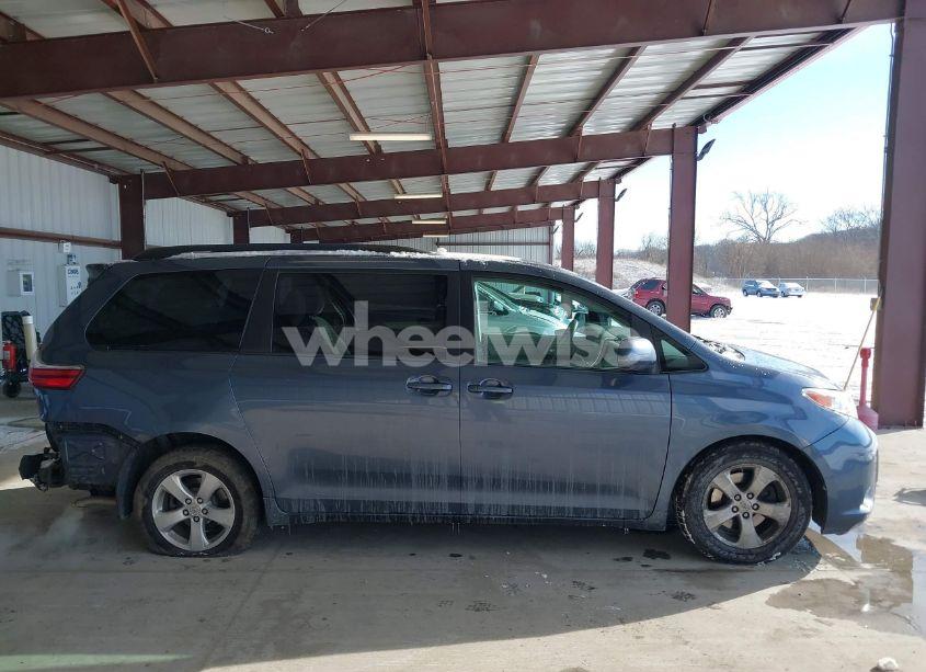 Photo 13 of 2017 Toyota Sienna LE 8 PASSENGER (VIN 5TDKZ3DC7HS785727)