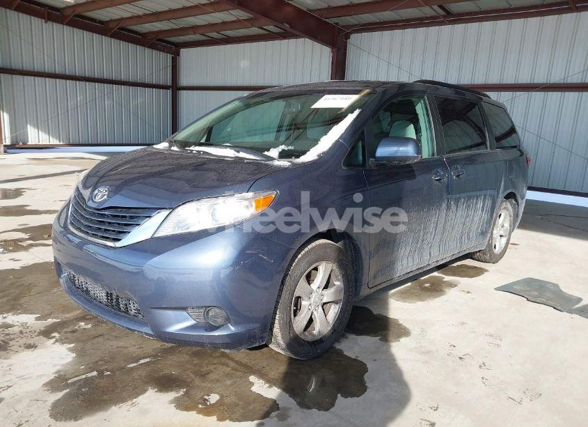 Photo 2 of 2017 Toyota Sienna LE 8 PASSENGER (VIN 5TDKZ3DC7HS785727)