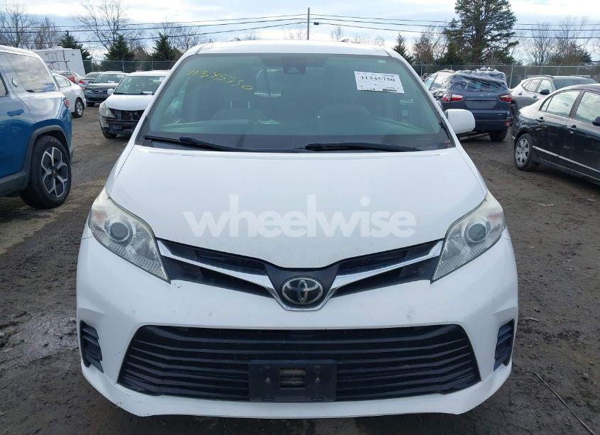 Photo 12 of 2018 Toyota Sienna LE 8 PASSENGER (VIN 5TDKZ3DC7JS926205)