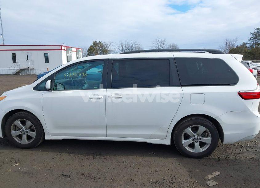 Photo 14 of 2018 Toyota Sienna LE 8 PASSENGER (VIN 5TDKZ3DC7JS926205)