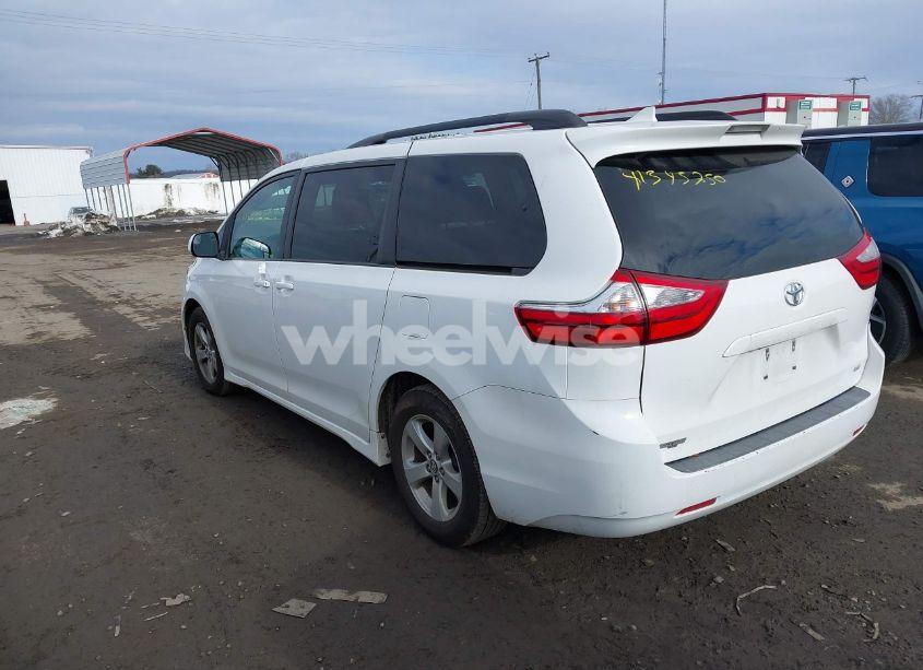 Photo 3 of 2018 Toyota Sienna LE 8 PASSENGER (VIN 5TDKZ3DC7JS926205)