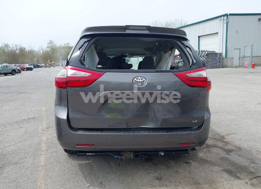 Photo 16 of 2018 Toyota Sienna LE 8 PASSENGER (VIN 5TDKZ3DC7JS940573)