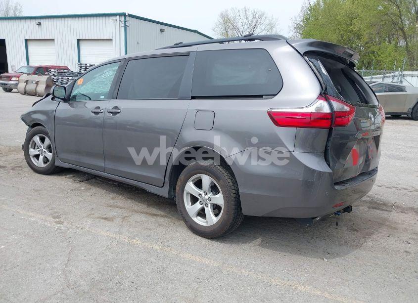 Photo 3 of 2018 Toyota Sienna LE 8 PASSENGER (VIN 5TDKZ3DC7JS940573)