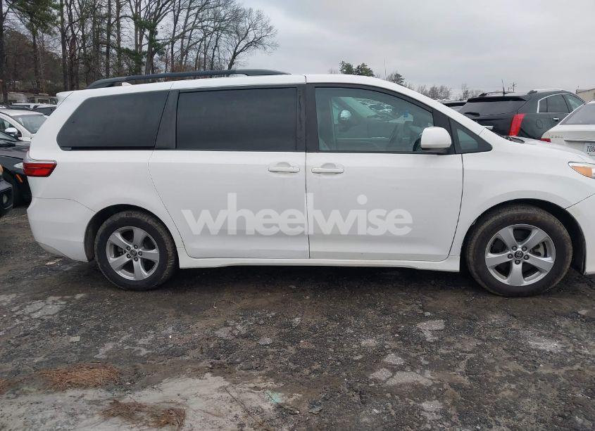 Photo 13 of 2018 Toyota Sienna LE 8 PASSENGER (VIN 5TDKZ3DC7JS962959)