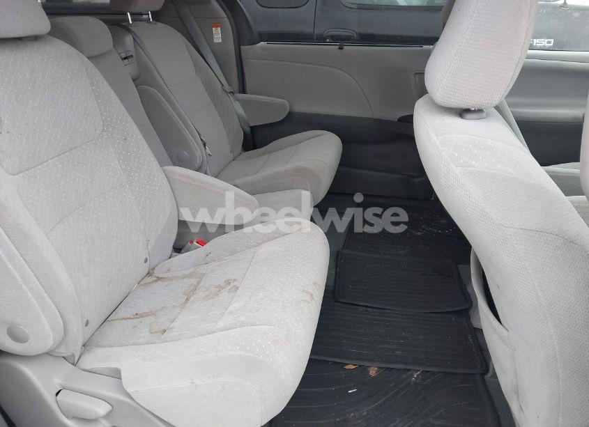 Photo 8 of 2018 Toyota Sienna LE 8 PASSENGER (VIN 5TDKZ3DC7JS962959)