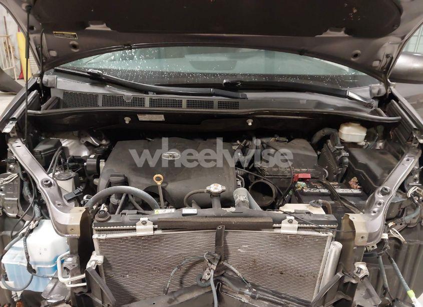 Photo 10 of 2019 Toyota Sienna LE 8 PASSENGER (VIN 5TDKZ3DC7KS001733)
