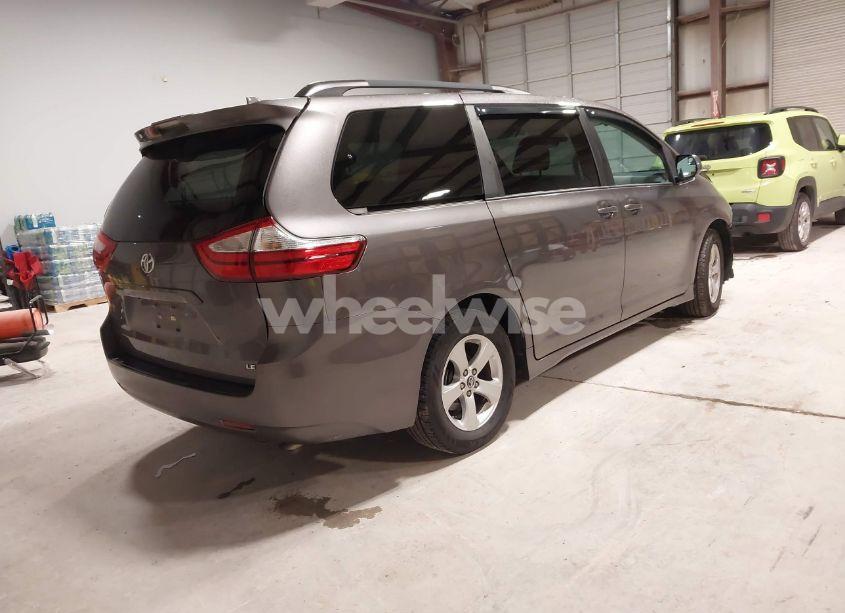 Photo 4 of 2019 Toyota Sienna LE 8 PASSENGER (VIN 5TDKZ3DC7KS001733)