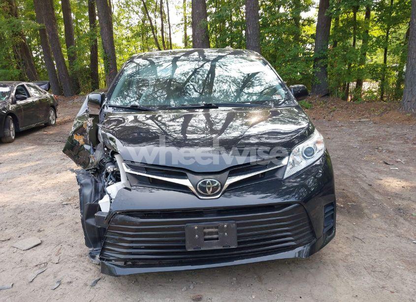 Photo 12 of 2019 Toyota Sienna LE 7 PASSENGER/LE 8 PASSENGER (VIN 5TDKZ3DC7KS008763)