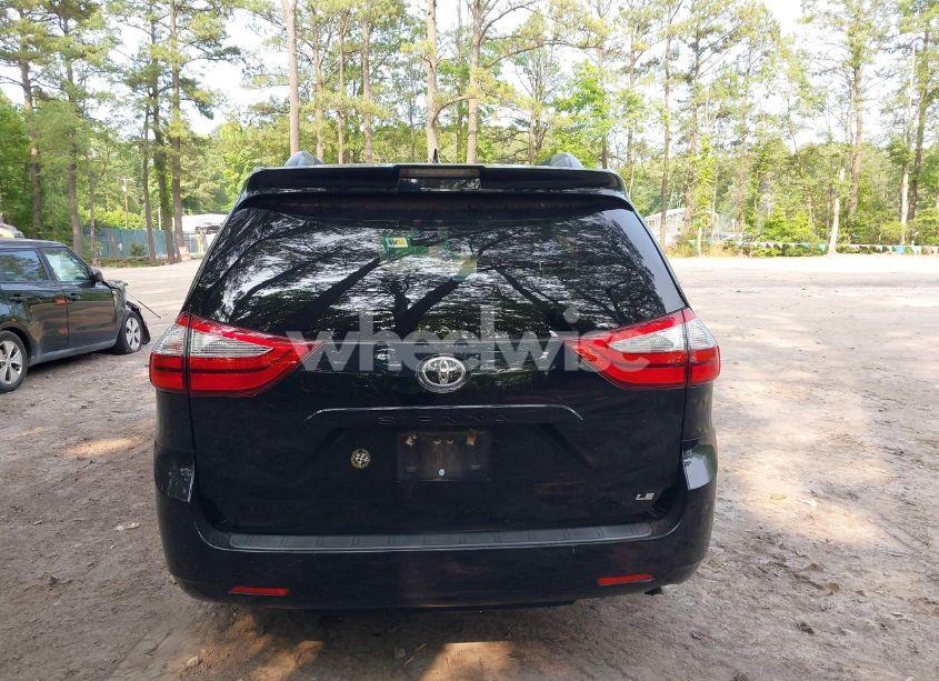 Photo 16 of 2019 Toyota Sienna LE 7 PASSENGER/LE 8 PASSENGER (VIN 5TDKZ3DC7KS008763)