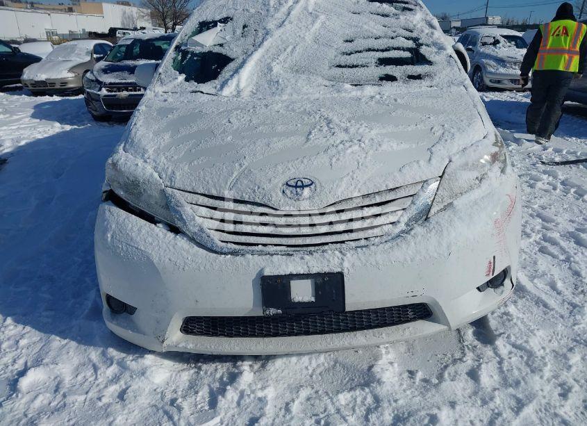 Photo 12 of 2017 Toyota Sienna LE 8 PASSENGER (VIN 5TDKZ3DC8HS856837)