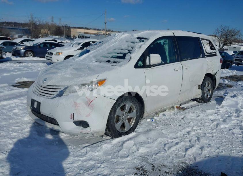 Photo 2 of 2017 Toyota Sienna LE 8 PASSENGER (VIN 5TDKZ3DC8HS856837)