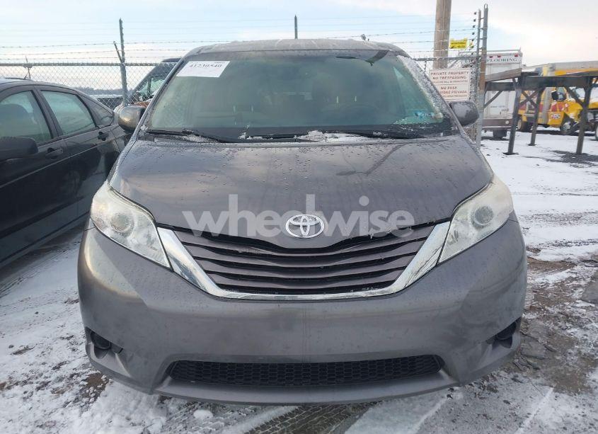 Photo 12 of 2017 Toyota Sienna LE 8 PASSENGER (VIN 5TDKZ3DC8HS870804)