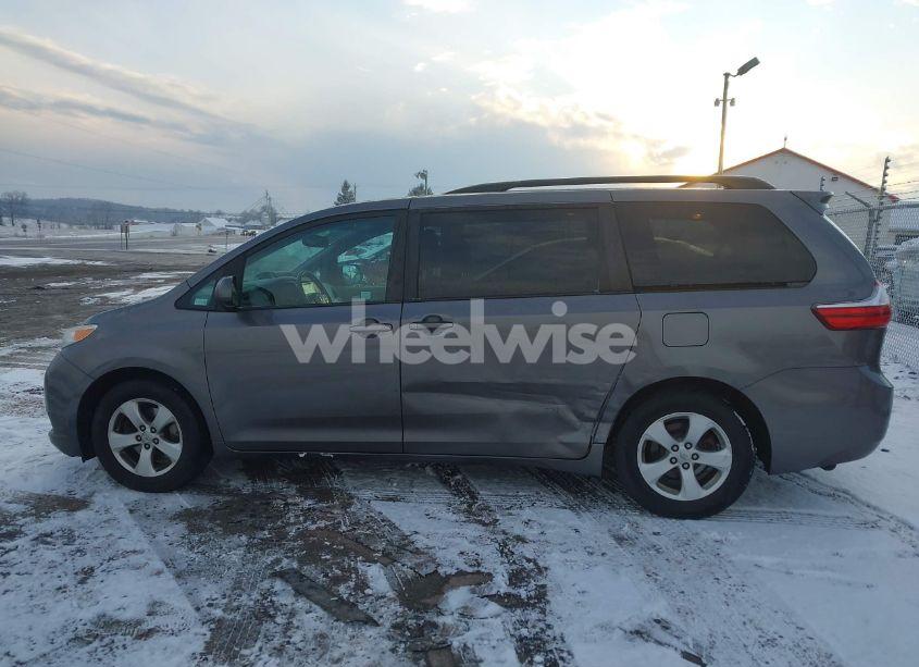 Photo 6 of 2017 Toyota Sienna LE 8 PASSENGER (VIN 5TDKZ3DC8HS870804)