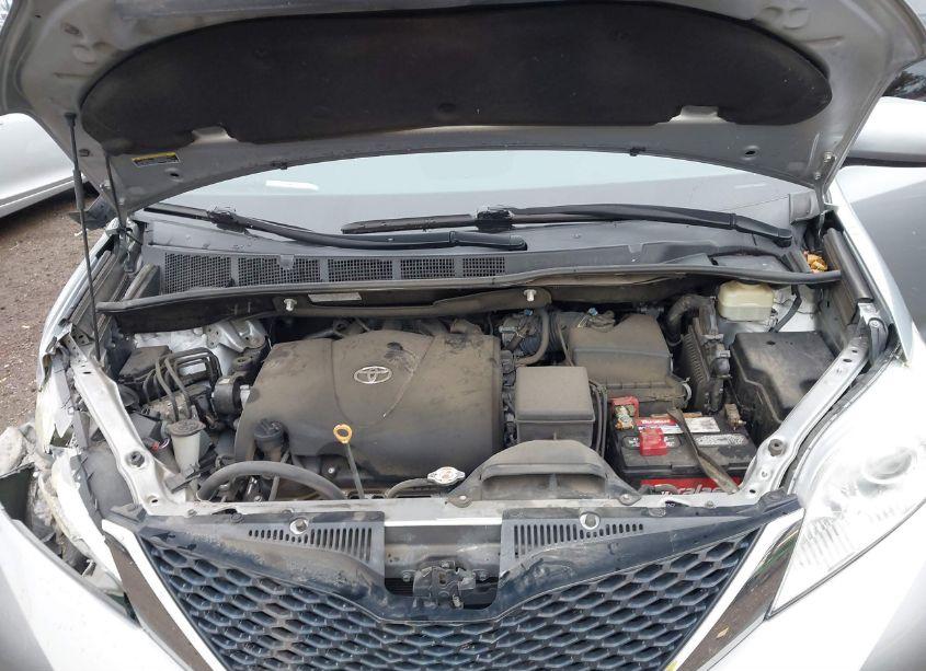 Photo 10 of 2017 Toyota Sienna LE 8 PASSENGER (VIN 5TDKZ3DC8HS875310)