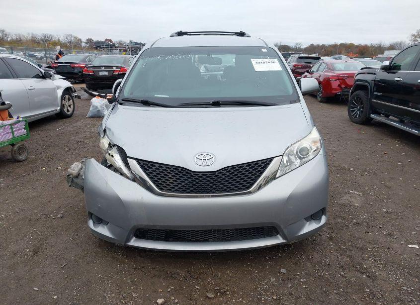 Photo 12 of 2017 Toyota Sienna LE 8 PASSENGER (VIN 5TDKZ3DC8HS875310)