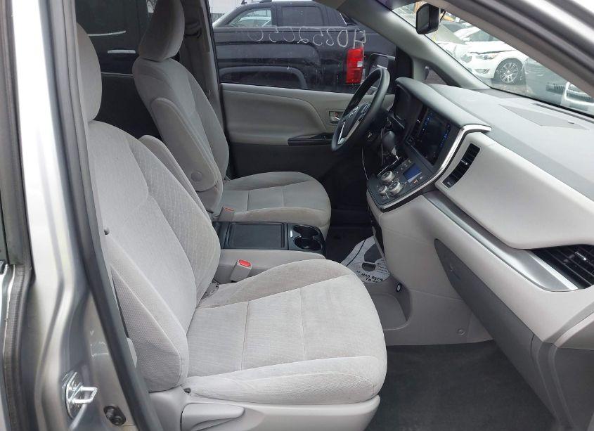 Photo 5 of 2017 Toyota Sienna LE 8 PASSENGER (VIN 5TDKZ3DC8HS875310)